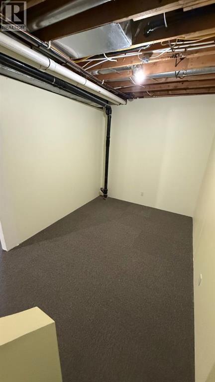 307 4 Avenue W - 24