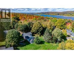 31 Riverview Drive, photo 2