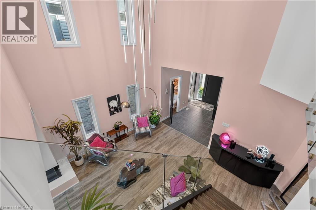 4069 Brock Street — photo 8