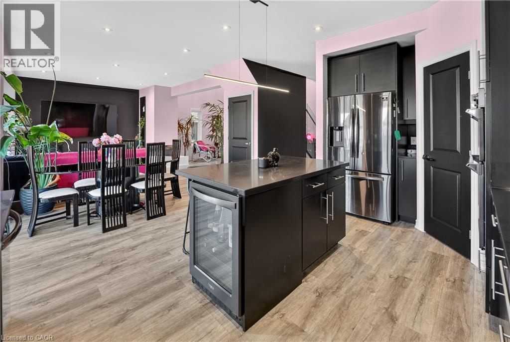 4069 Brock Street — photo 13