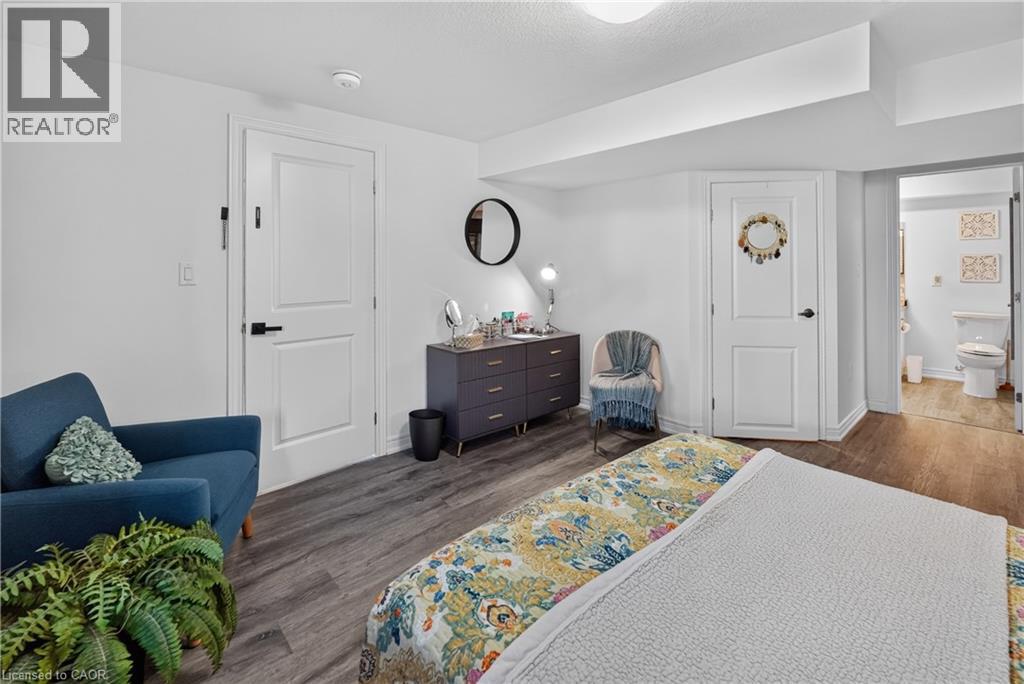 4069 Brock Street — photo 32