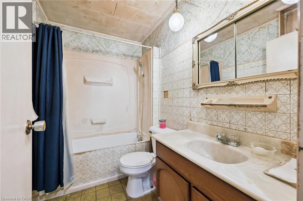 127 Spadina Road East — photo 13