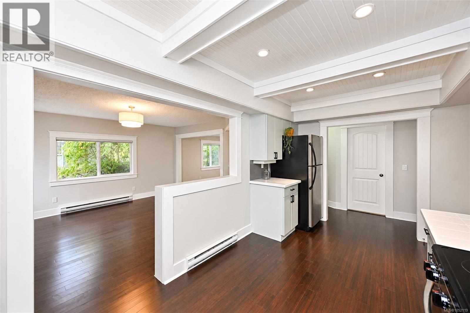 2834 Wyndeatt Ave - 11