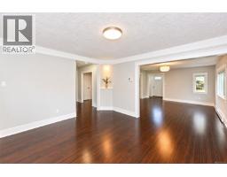 2834 Wyndeatt Ave, Saanich, BC V9A2L8 Photo 21