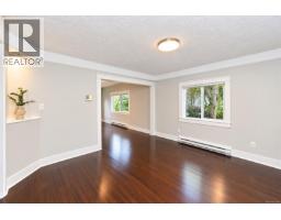 2834 Wyndeatt Ave, Saanich, BC V9A2L8 Photo 22