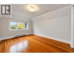 2834 Wyndeatt Ave, Saanich, BC V9A2L8 Photo 23