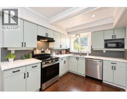 Kitchen - 2834 Wyndeatt Ave, Saanich, BC V9A2L8 Photo 7
