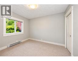 2834 Wyndeatt Ave, Saanich, BC V9A2L8 Photo 26