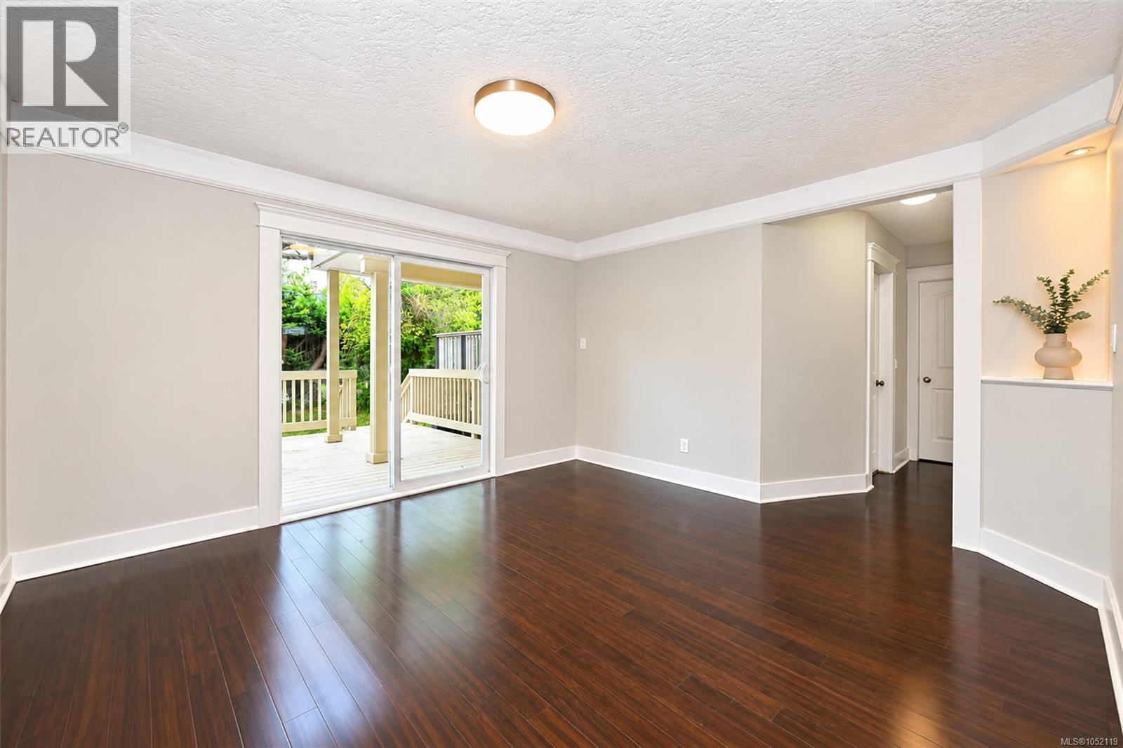 2834 Wyndeatt Ave - 19