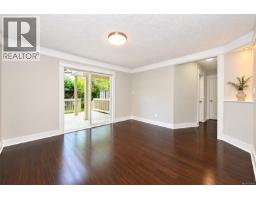 2834 Wyndeatt Ave, Saanich, BC V9A2L8 Photo 19