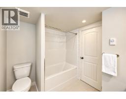 2834 Wyndeatt Ave, Saanich, BC V9A2L8 Photo 33