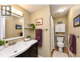 2834 Wyndeatt Ave, Saanich, BC V9A2L8 Photo 51