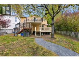 2834 Wyndeatt Ave, Saanich, BC V9A2L8 Photo 57
