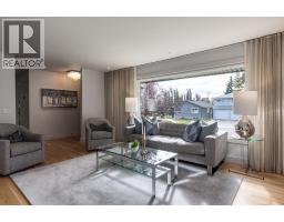 408 49 Avenue SW - photo 5