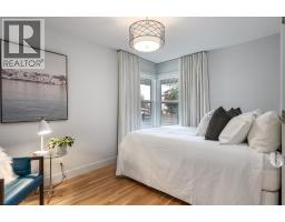 408 49 Avenue SW - photo 17