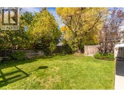 408 49 Avenue SW - photo 40