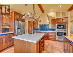 5pc Ensuite bath - 18005 Whitfield Road, Summerland, BC V0H1Z6 Photo 10