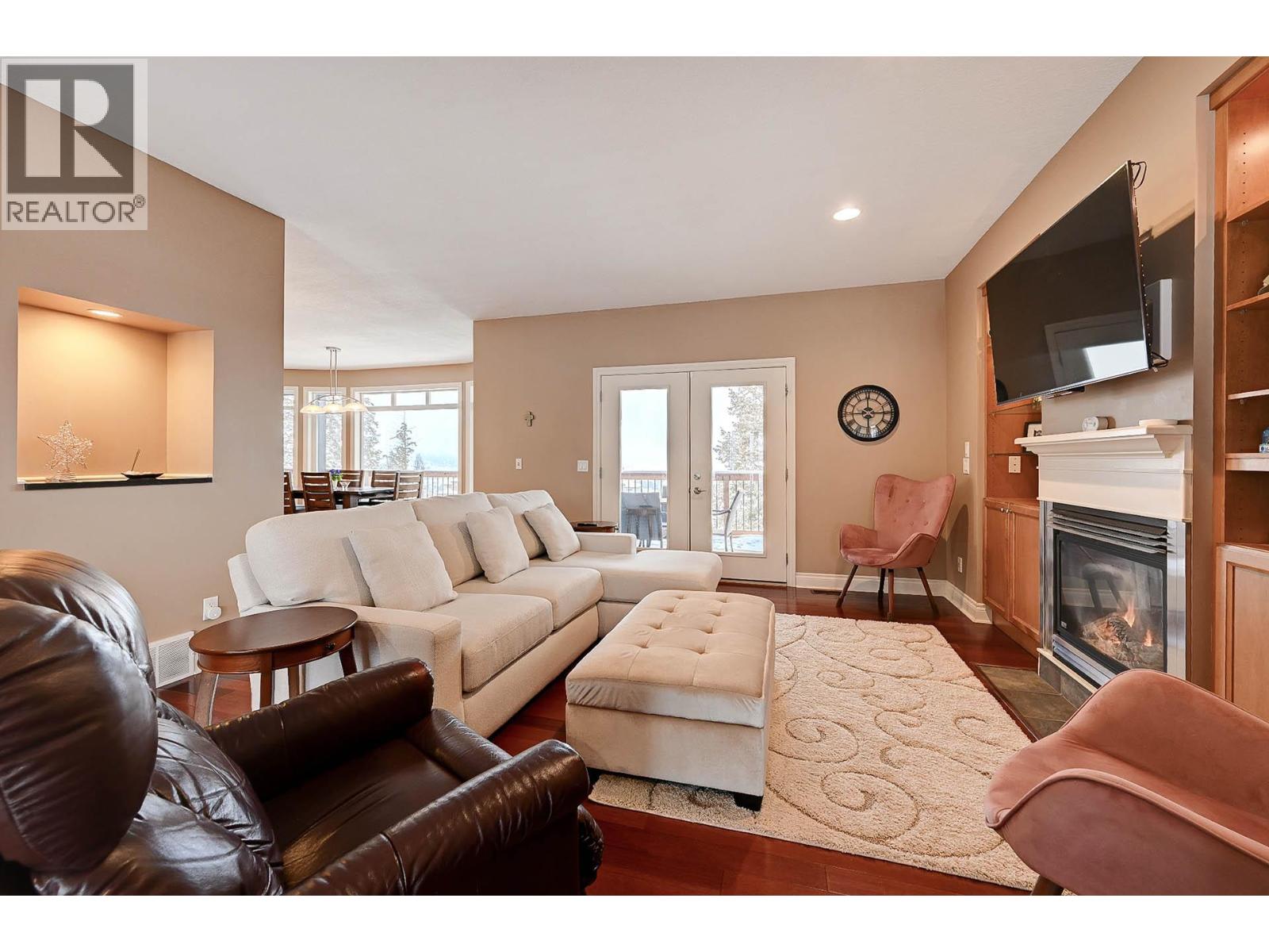 422 AZURE Place - 4