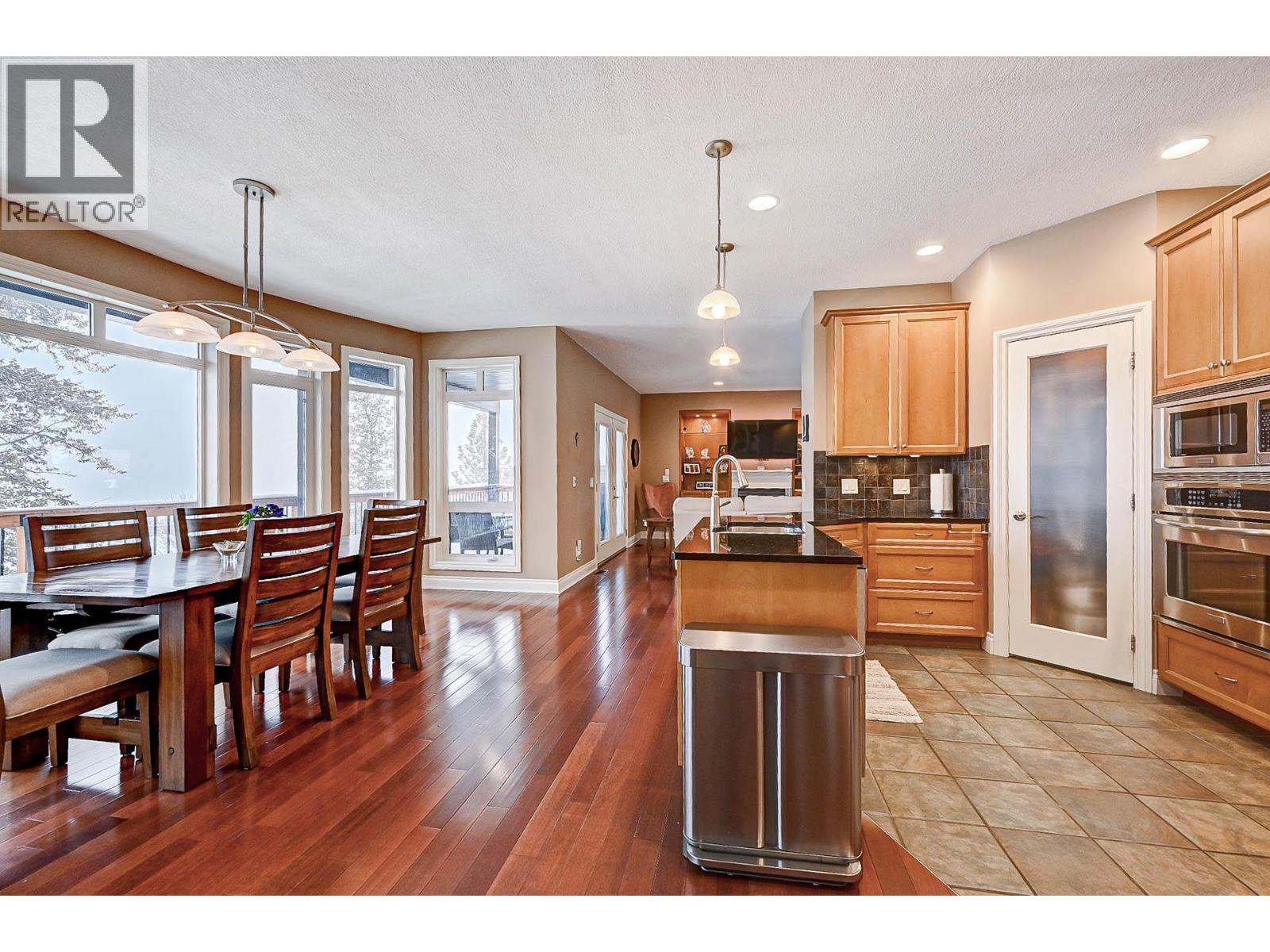 422 AZURE Place - 12