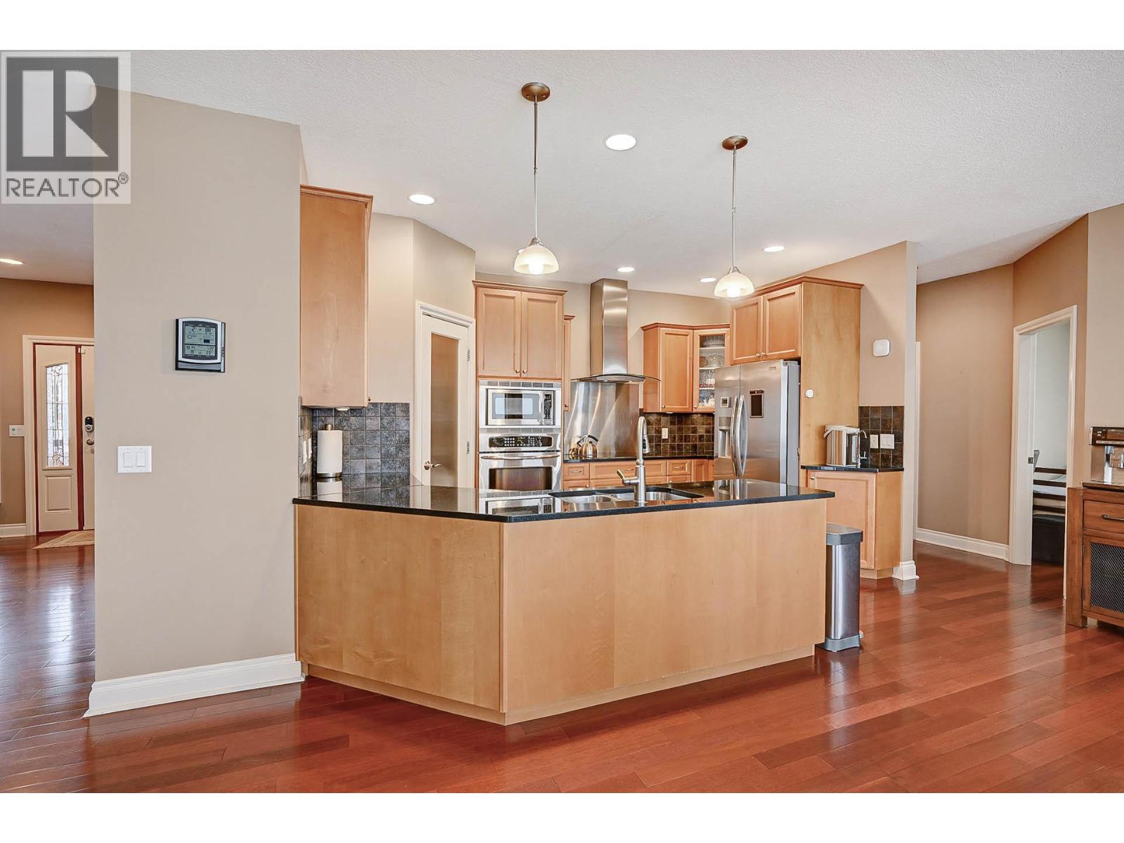 422 AZURE Place - 7