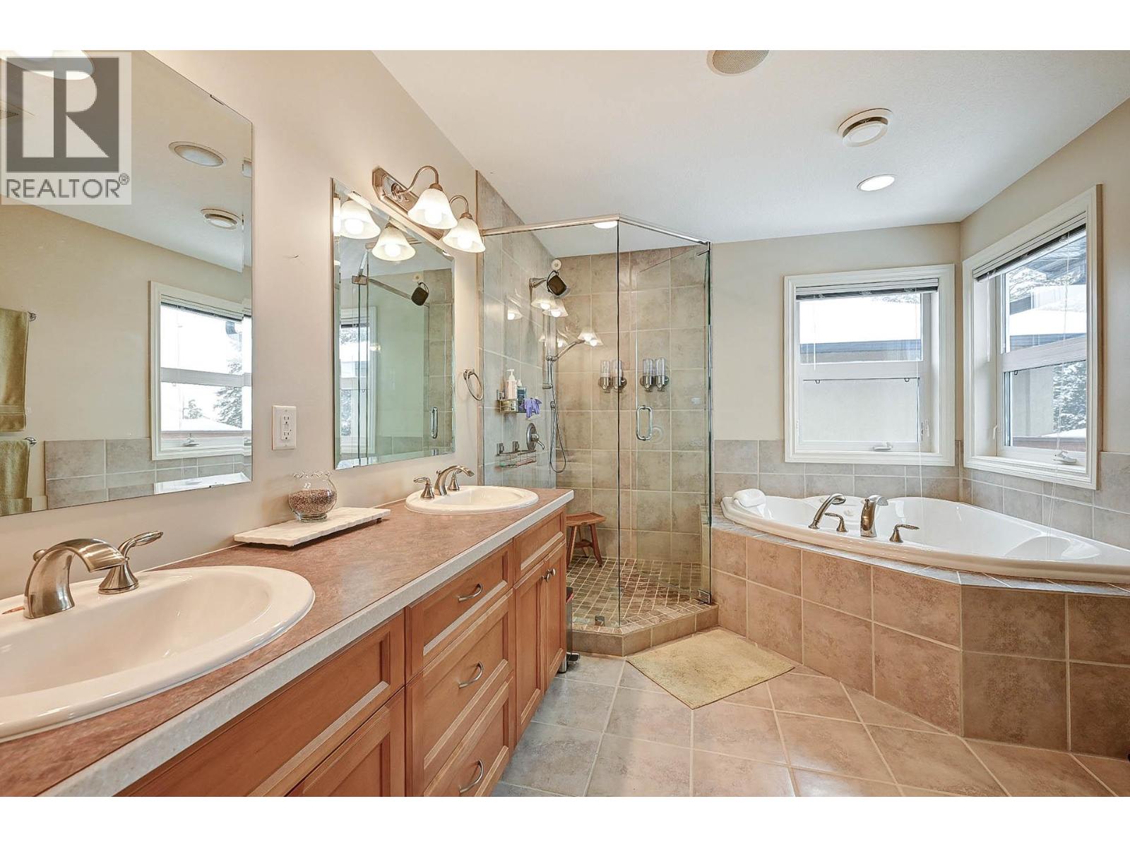 422 AZURE Place - 27