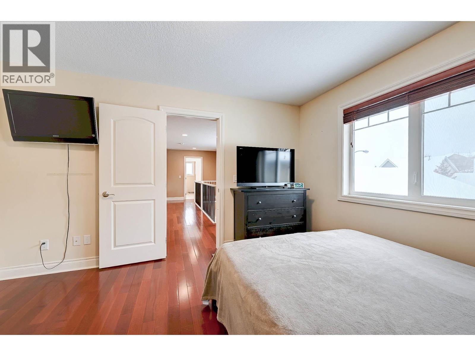 422 AZURE Place - 36