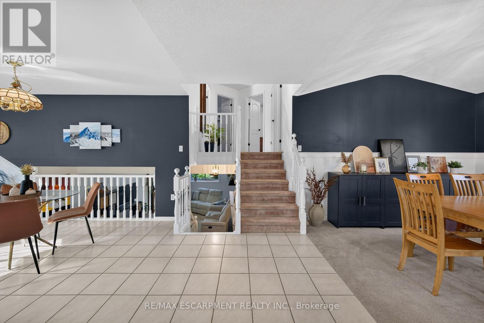 37 Glenhollow Drive, Hamilton, ON photo 11
