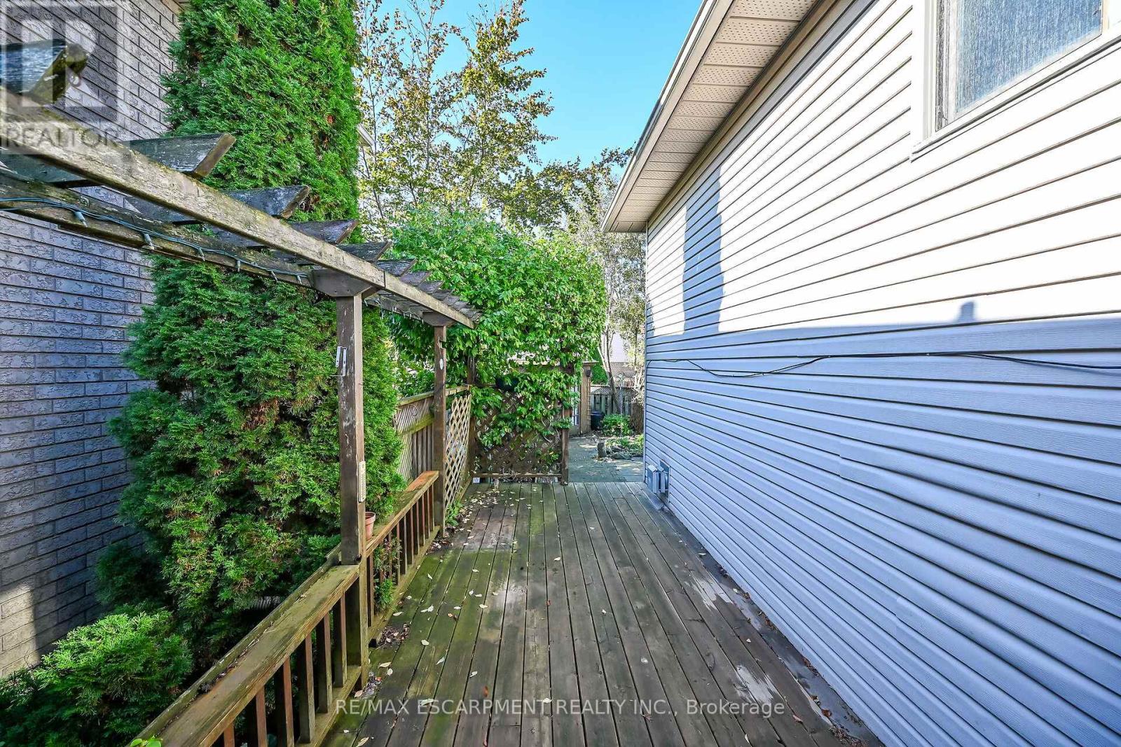 37 Glenhollow Drive, Hamilton, ON photo 40