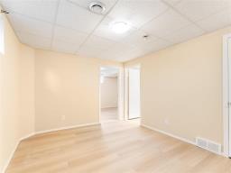 35 Lark Ridge Way, Winnipeg, MB R3Y0V4 Photo 41