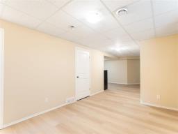 35 Lark Ridge Way, Winnipeg, MB R3Y0V4 Photo 42