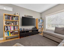17473 64a Avenue, Surrey, BC V3S3K9 Photo 17