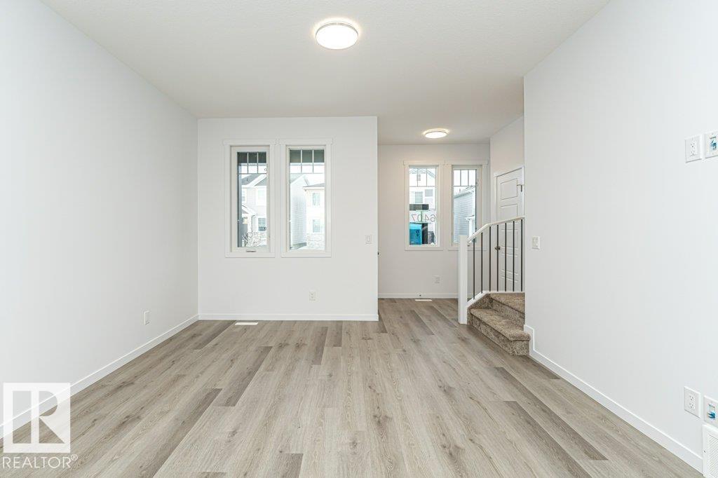 6407 63 Street, photo 2