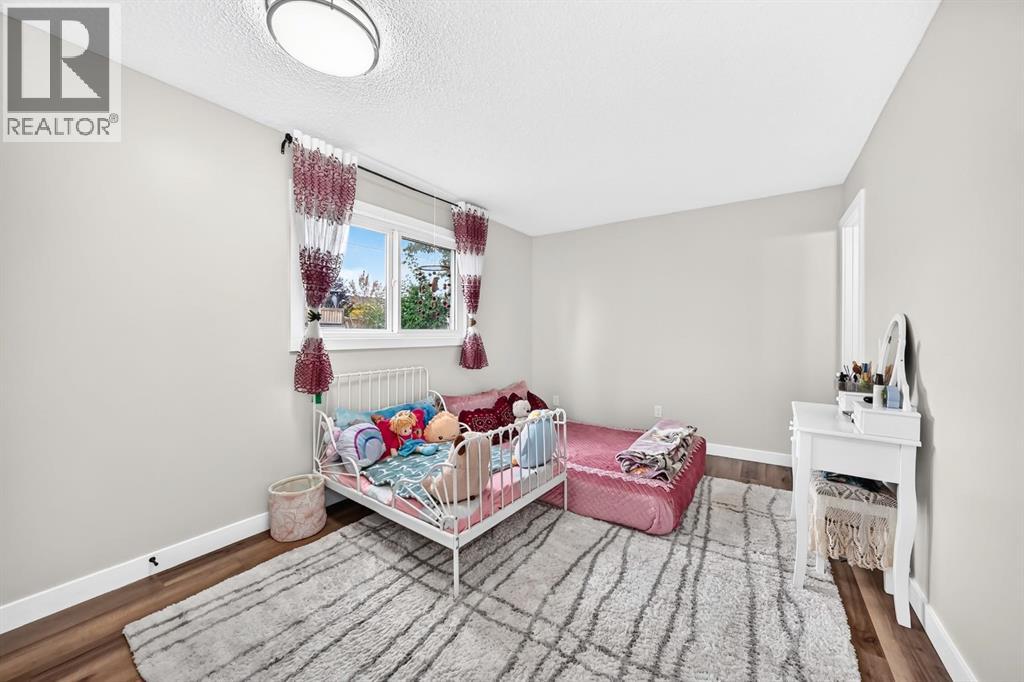 135 Whiteview Close NE - photo 17