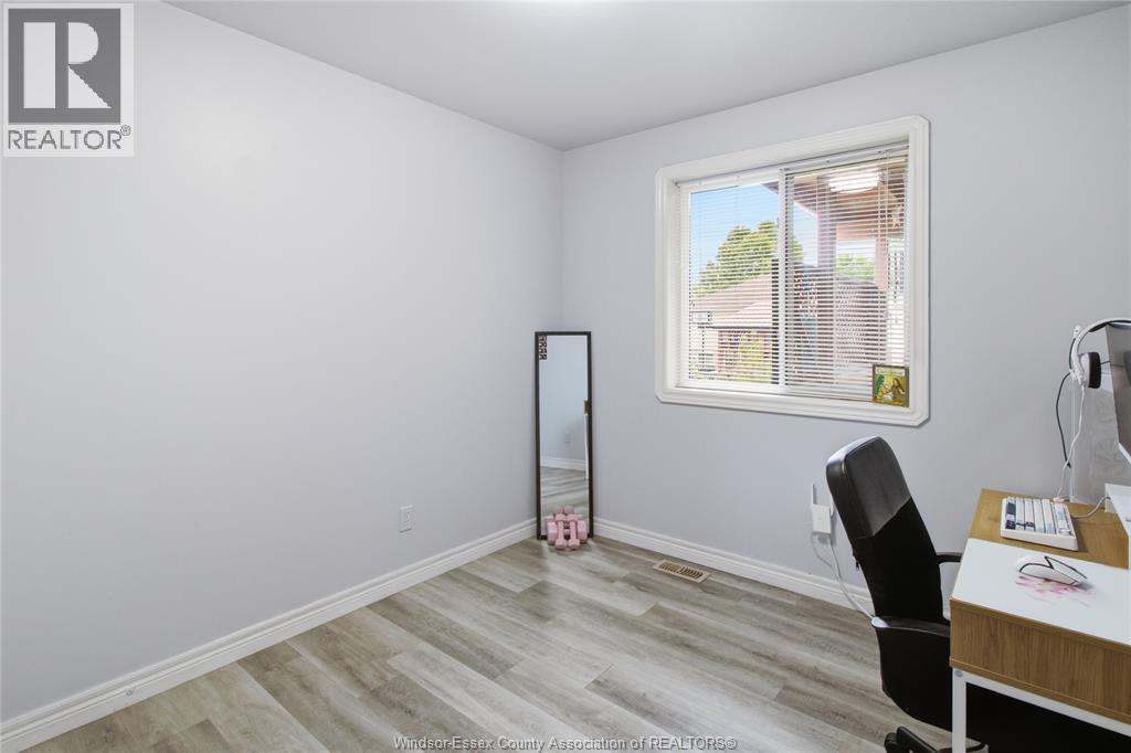 2424 Timbercrest Avenue — photo 32