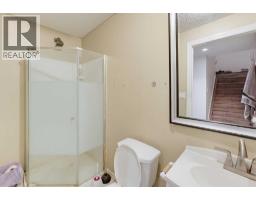 32 Los Alamos Crescent NE - photo 16