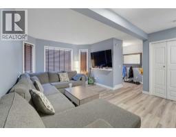 32 Los Alamos Crescent NE - photo 6
