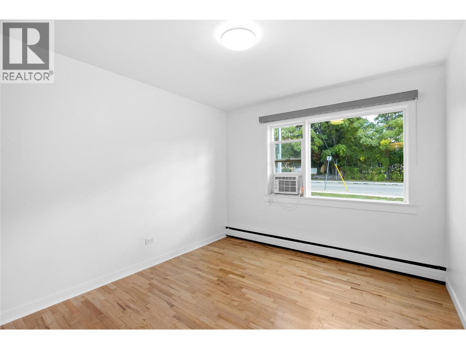 909 Fairview Road - 10