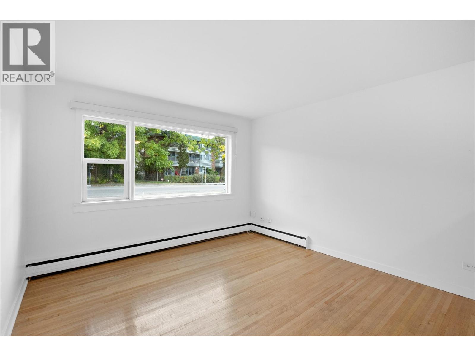 909 Fairview Road - 7