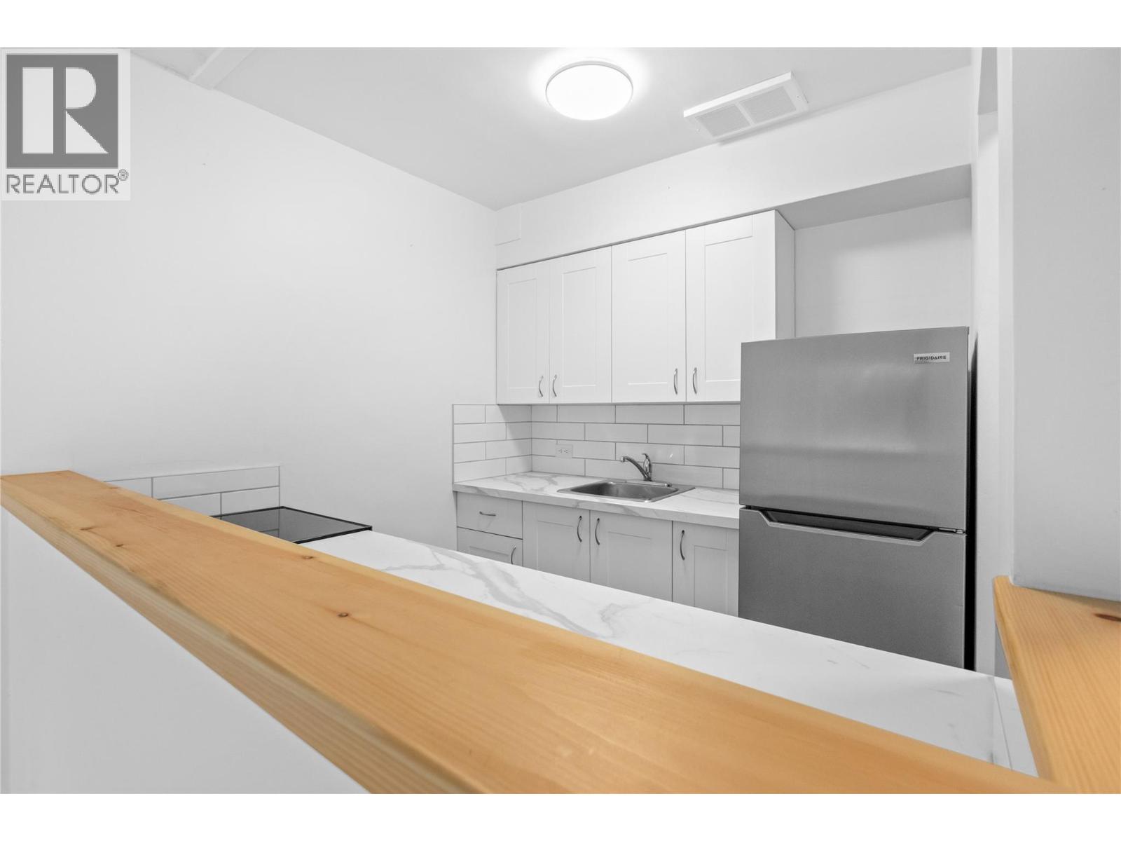 909 Fairview Road - 5