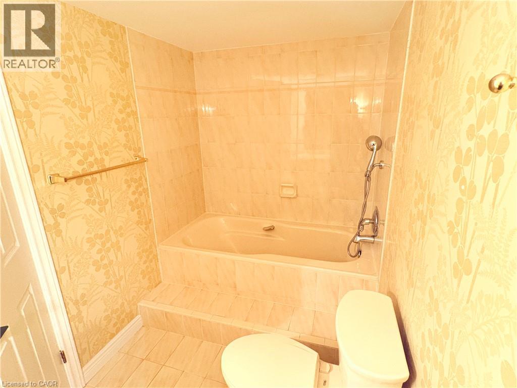 150 Wilson Street West — photo 11