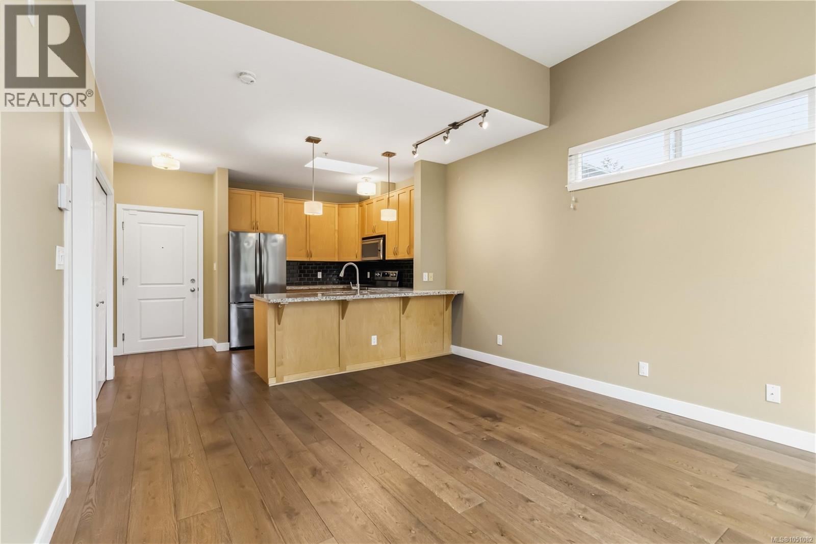 #410 611 Goldstream Ave - 13
