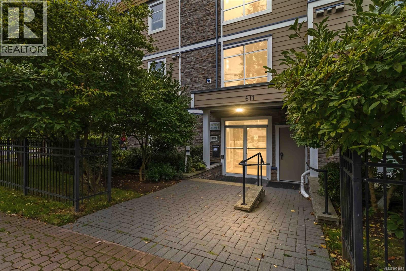 #410 611 Goldstream Ave - 4