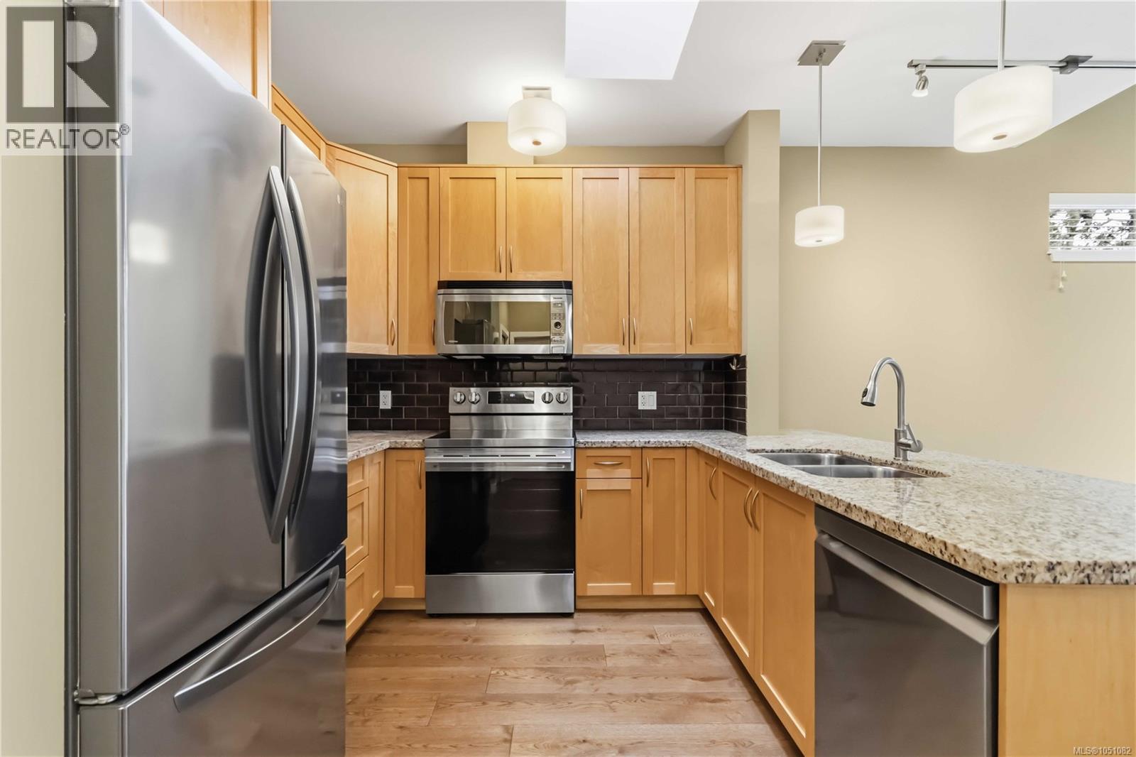 #410 611 Goldstream Ave - 16