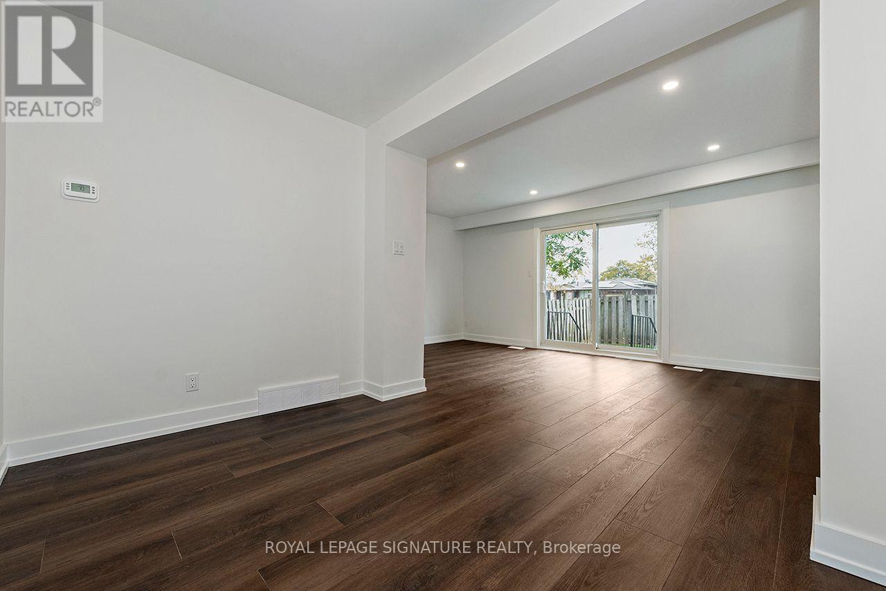 #3 20 ANNA CAPRI DRIVE - 16
