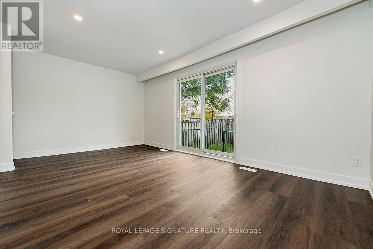 #3 20 ANNA CAPRI DRIVE - 18