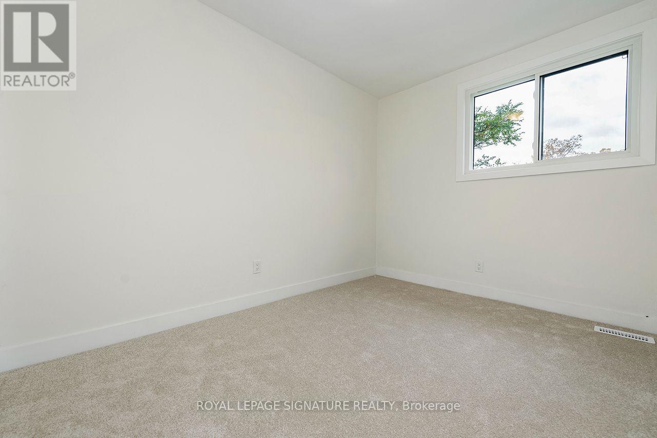 #3 20 ANNA CAPRI DRIVE - 27