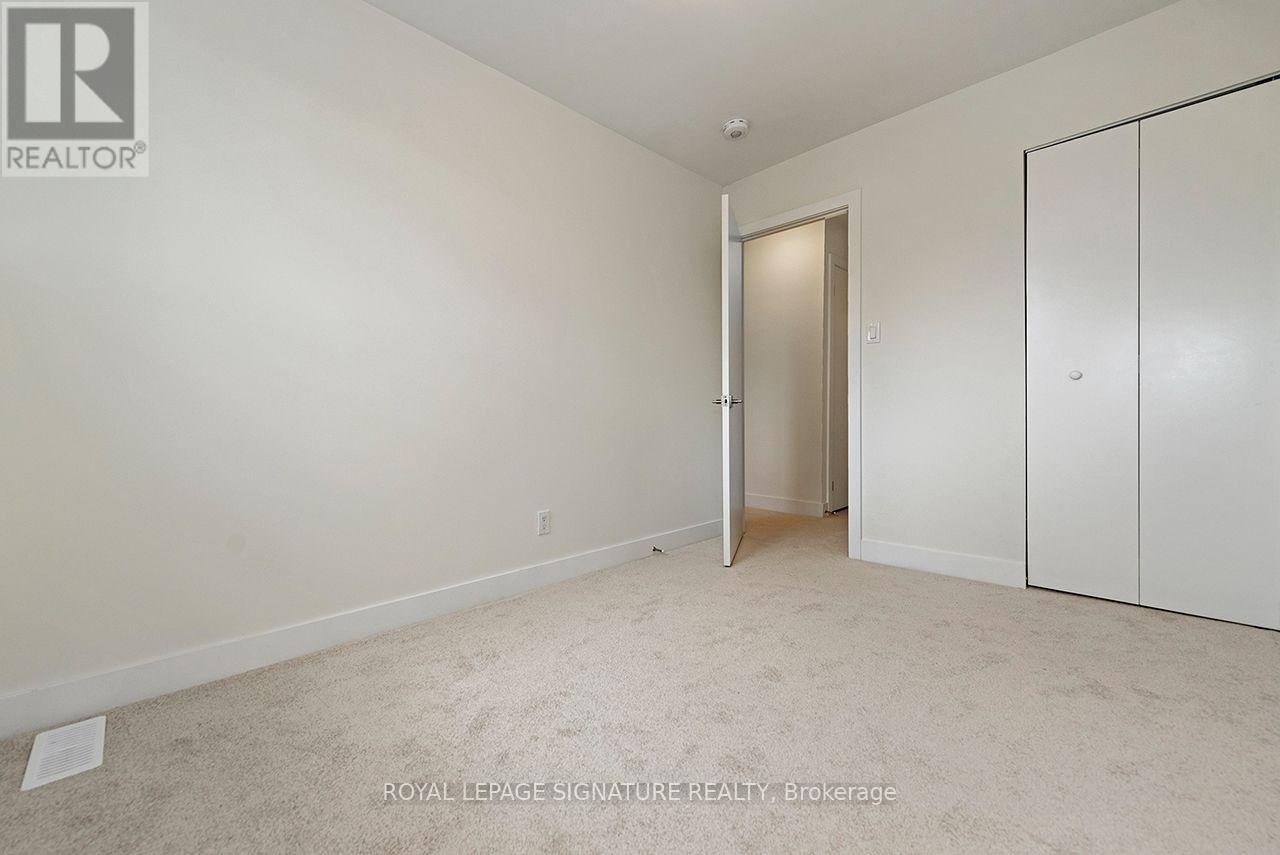 #3 20 ANNA CAPRI DRIVE - 28