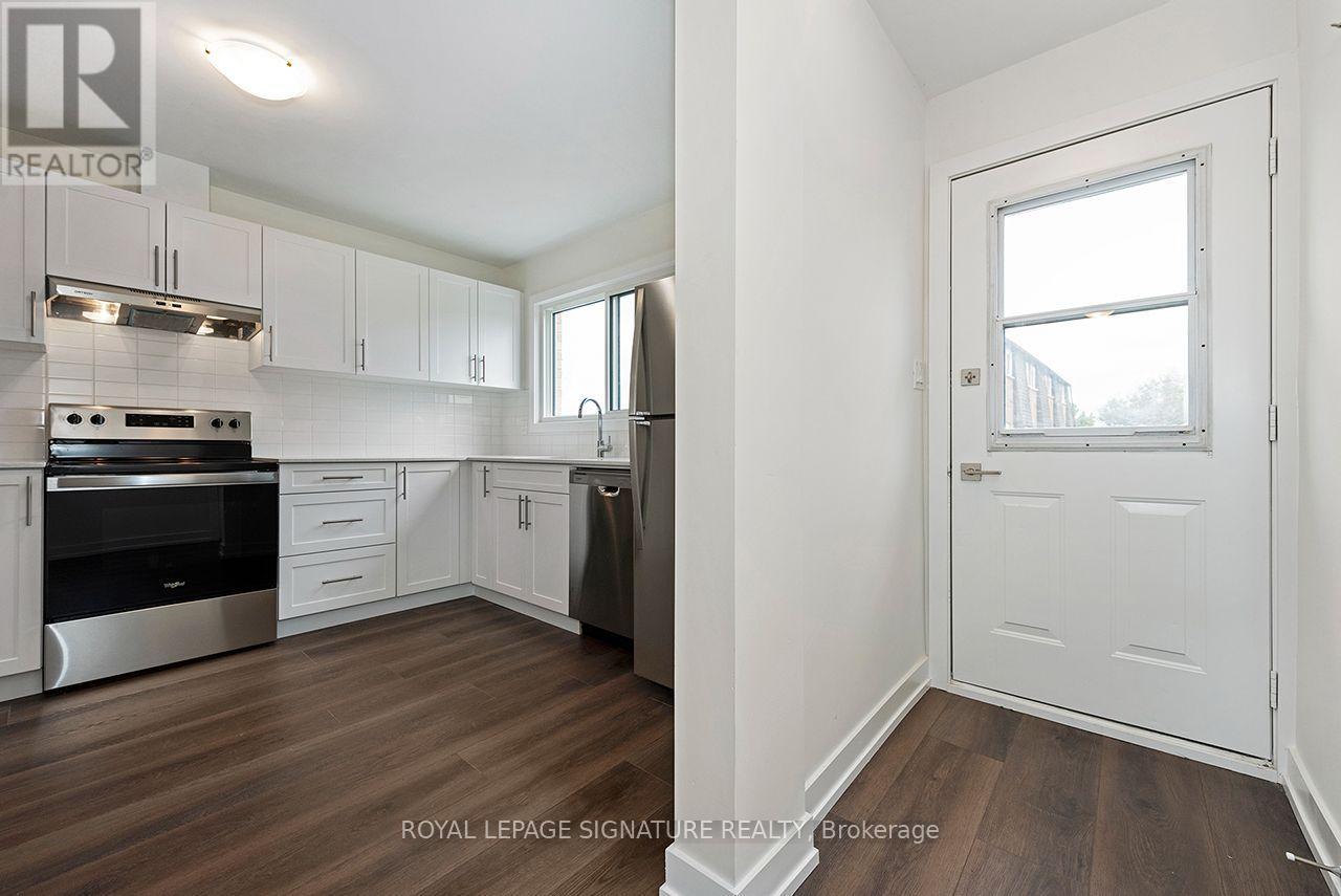 #3 20 ANNA CAPRI DRIVE - 5