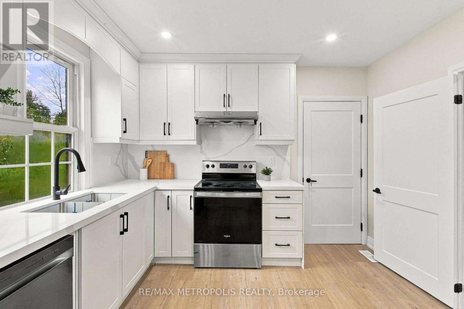 488 MCKELLAR STREET, Peterborough (Otonabee Ward 1) — photo 11