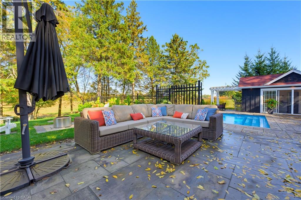 1719 Powerline Road West — photo 31